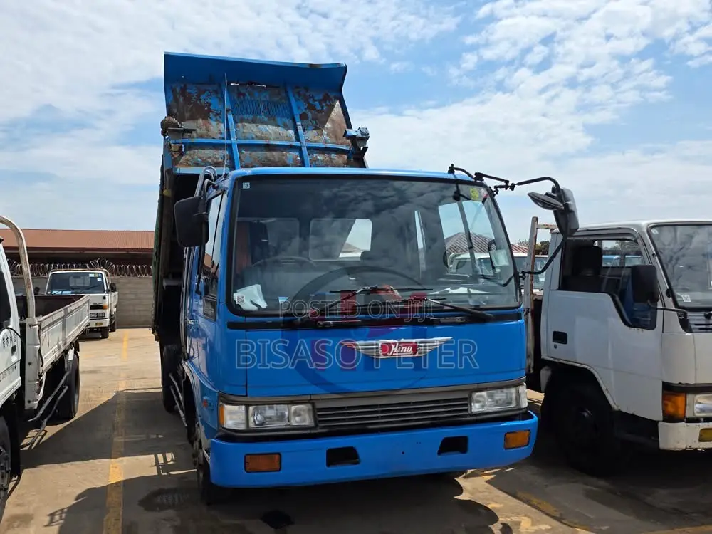 Hino Tipper