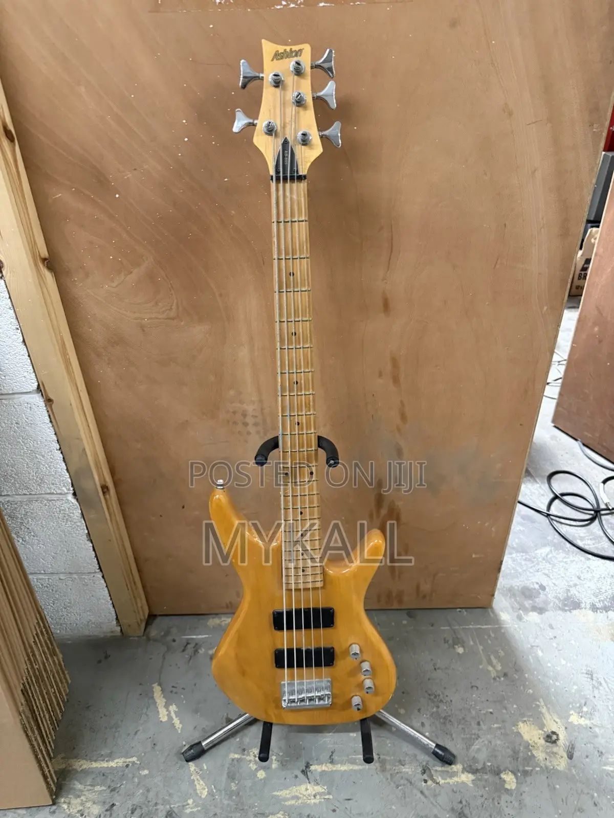 Ashton Ab-805 5-String Active Bass Guitar – Natural Finish