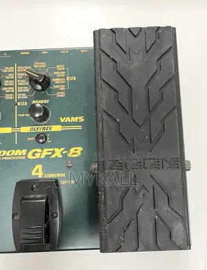 Zoom GFX-8 Guitar Multi-Effects Processor Pedalboard