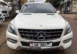 Mercedes-Benz M Class ML350 4MATIC 4dr SUV AWD (3.5L 6cyl 7A) 2014