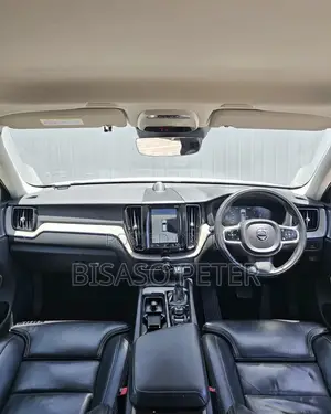 Volvo XC60 2018 White