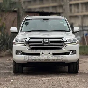 Toyota Land Cruiser 4.6 V8 ZX 2018 White