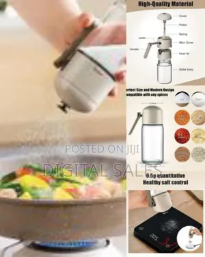 Glass Salt Pepper Shaker Dispenser Seasoning Bottle Measuring Salt