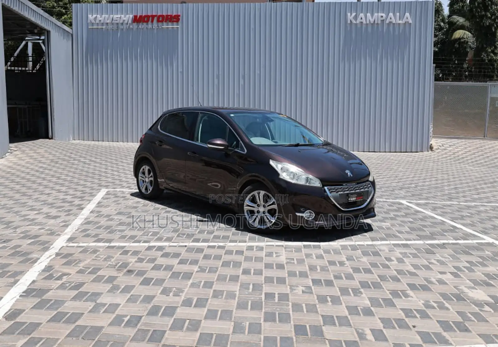 Peugeot 208 2012 Brown