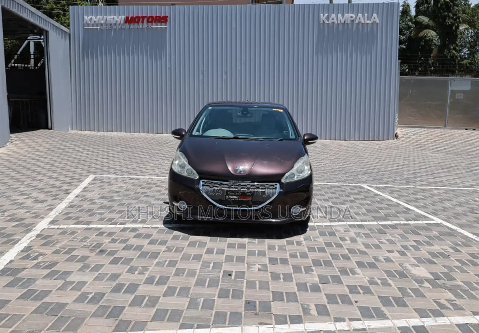 Peugeot 208 2012 Brown
