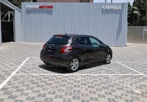 Peugeot 208 2012 Brown