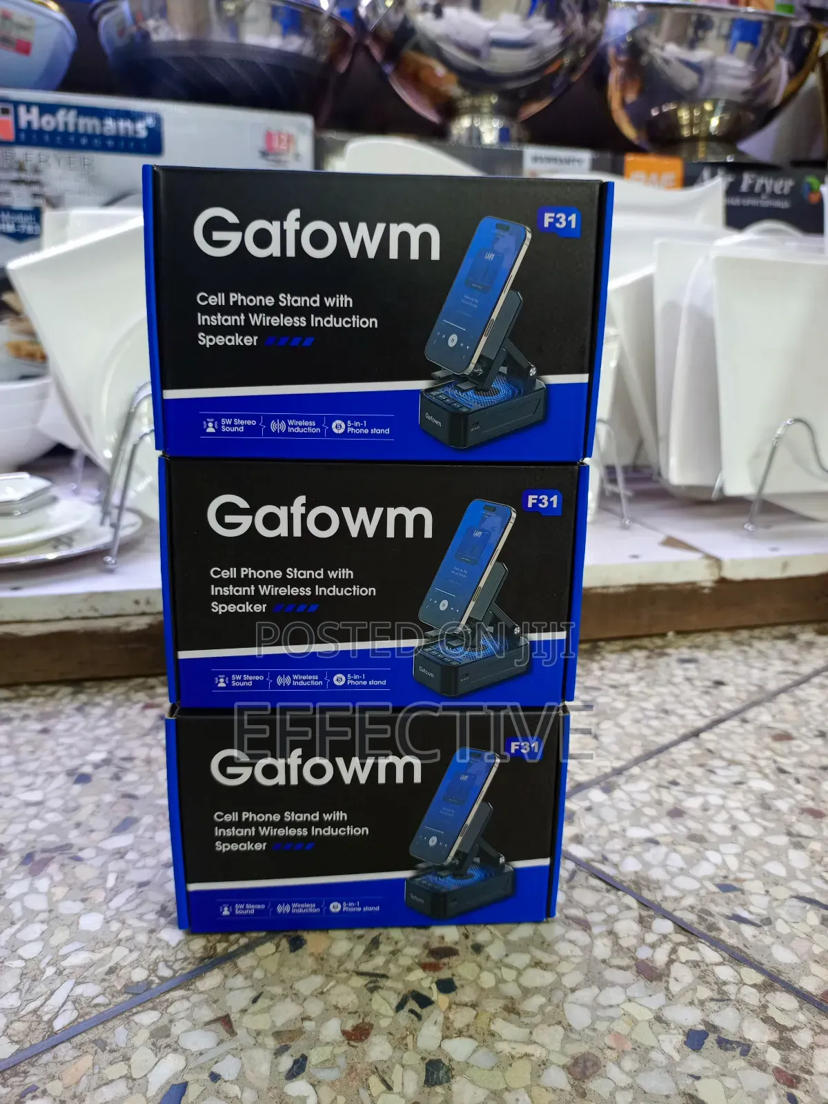 Cell Phone Stand With Instant Wireless Induction Speaker.