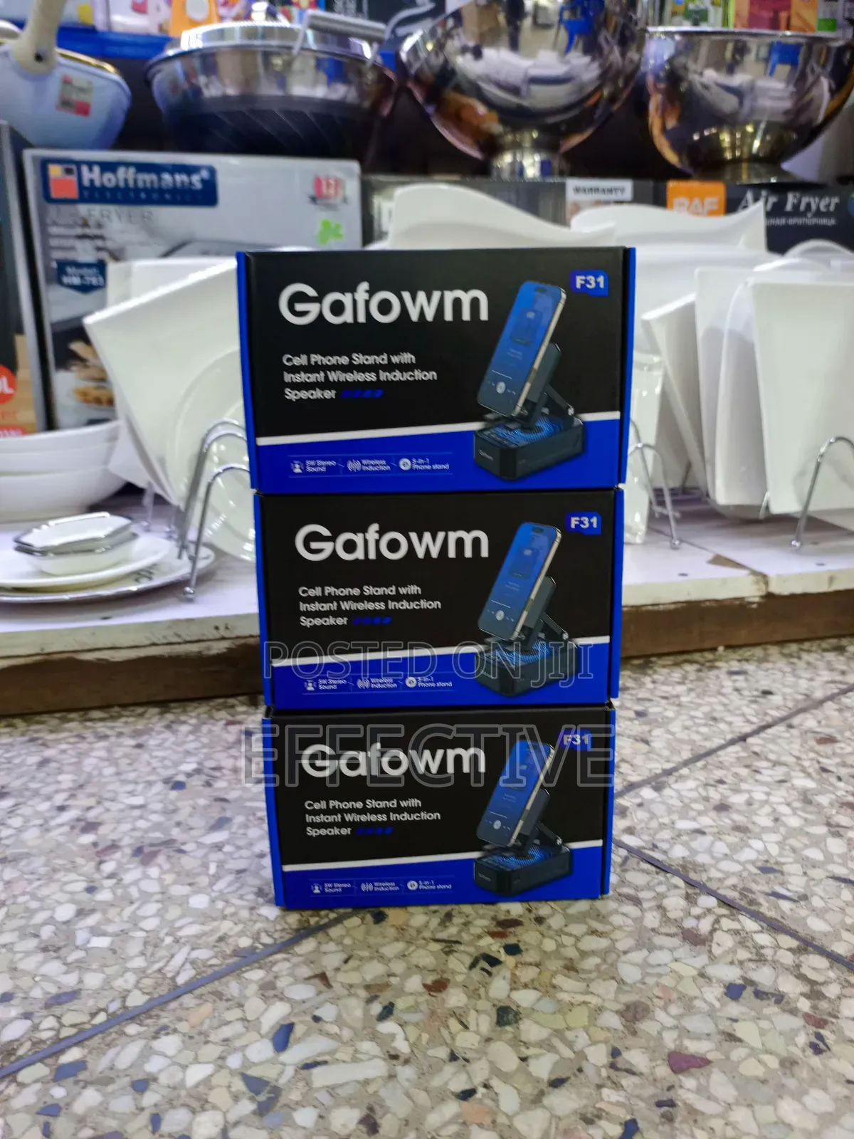 Cell Phone Stand With Instant Wireless Induction Speaker.
