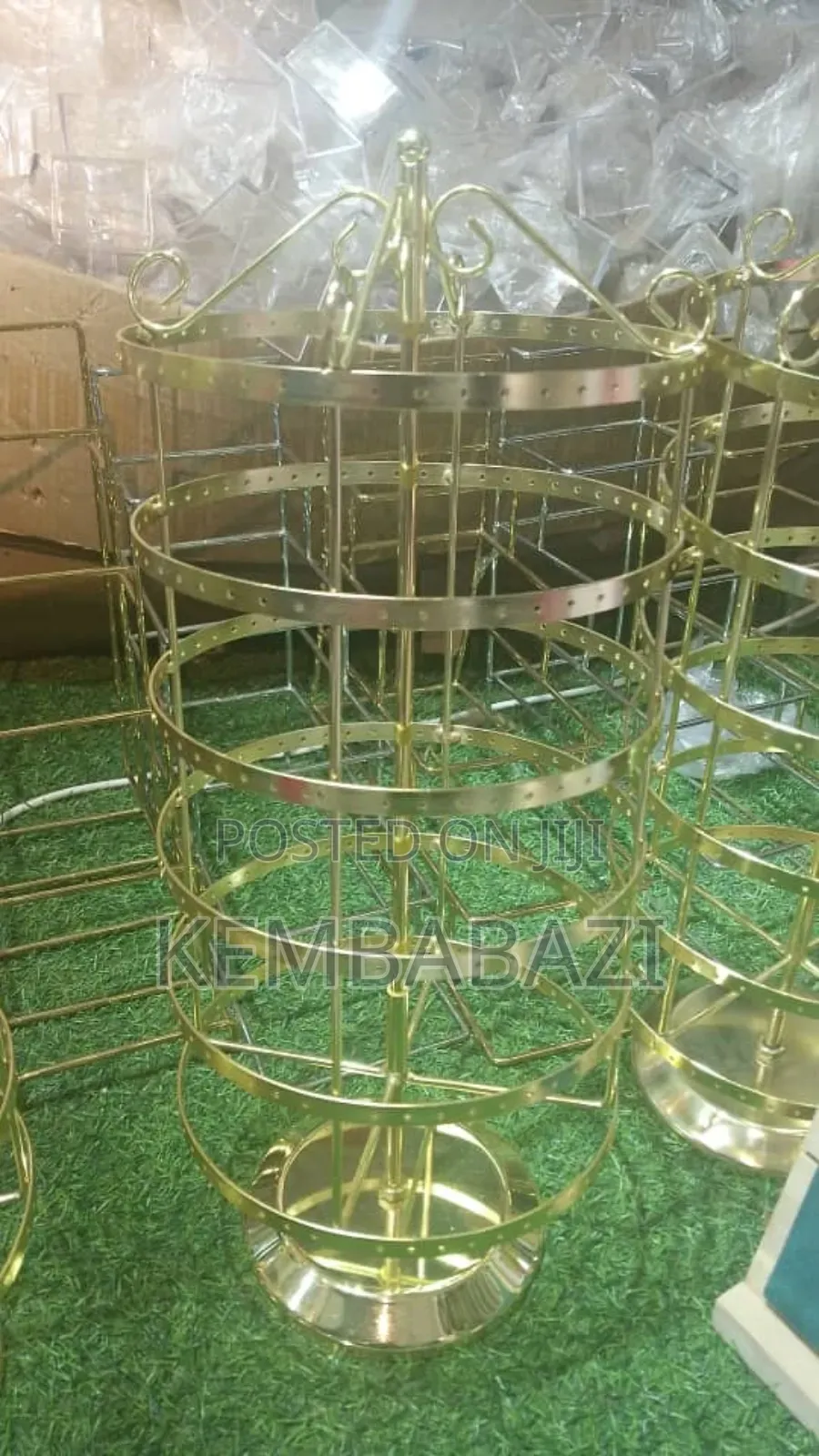 Rotating Jewelry Stand