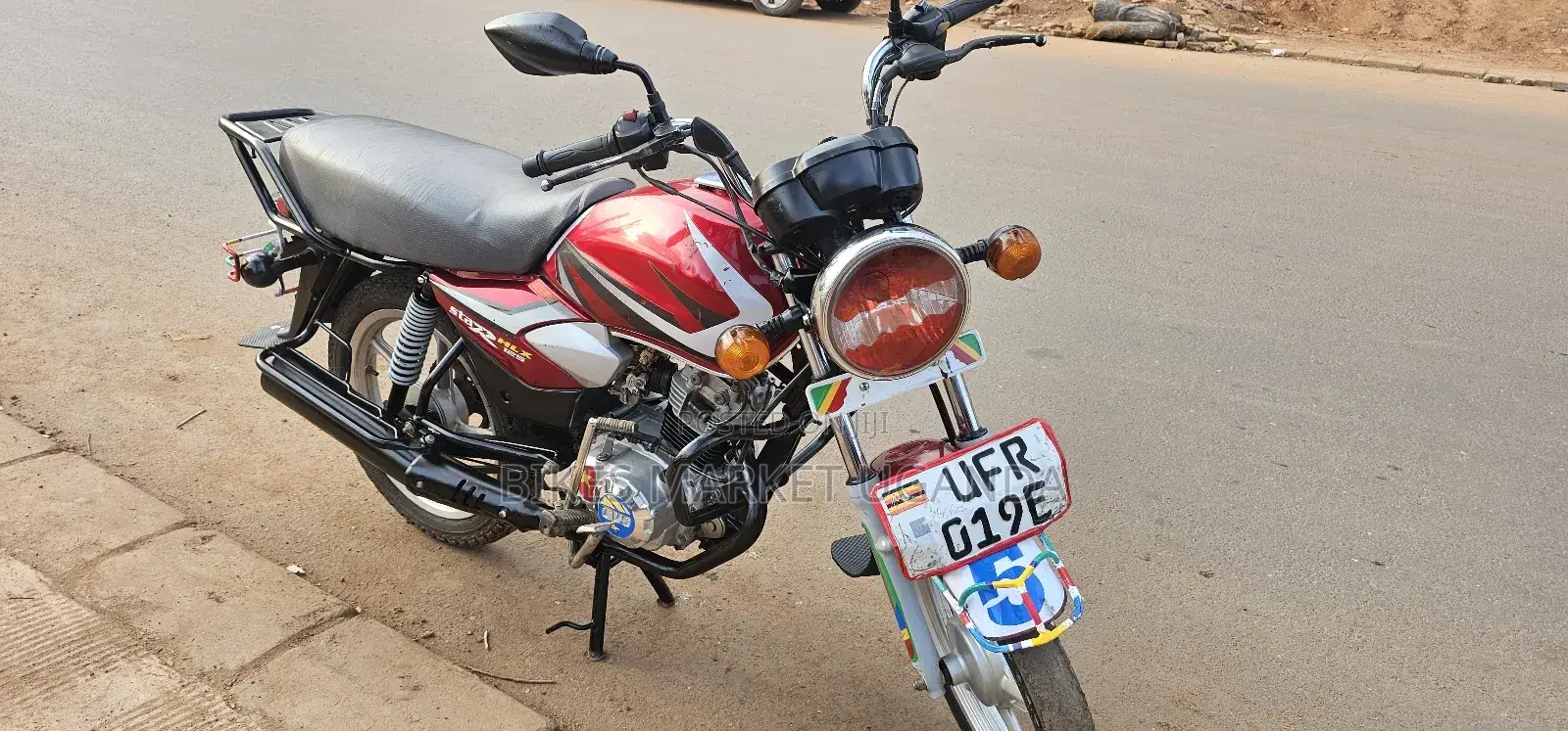 TVS HLX 125 2022 Red