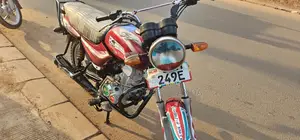 Bajaj CT 125X 2022 Red