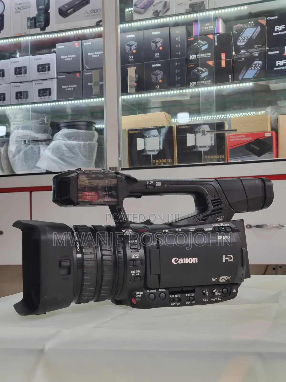 Canon Xf200