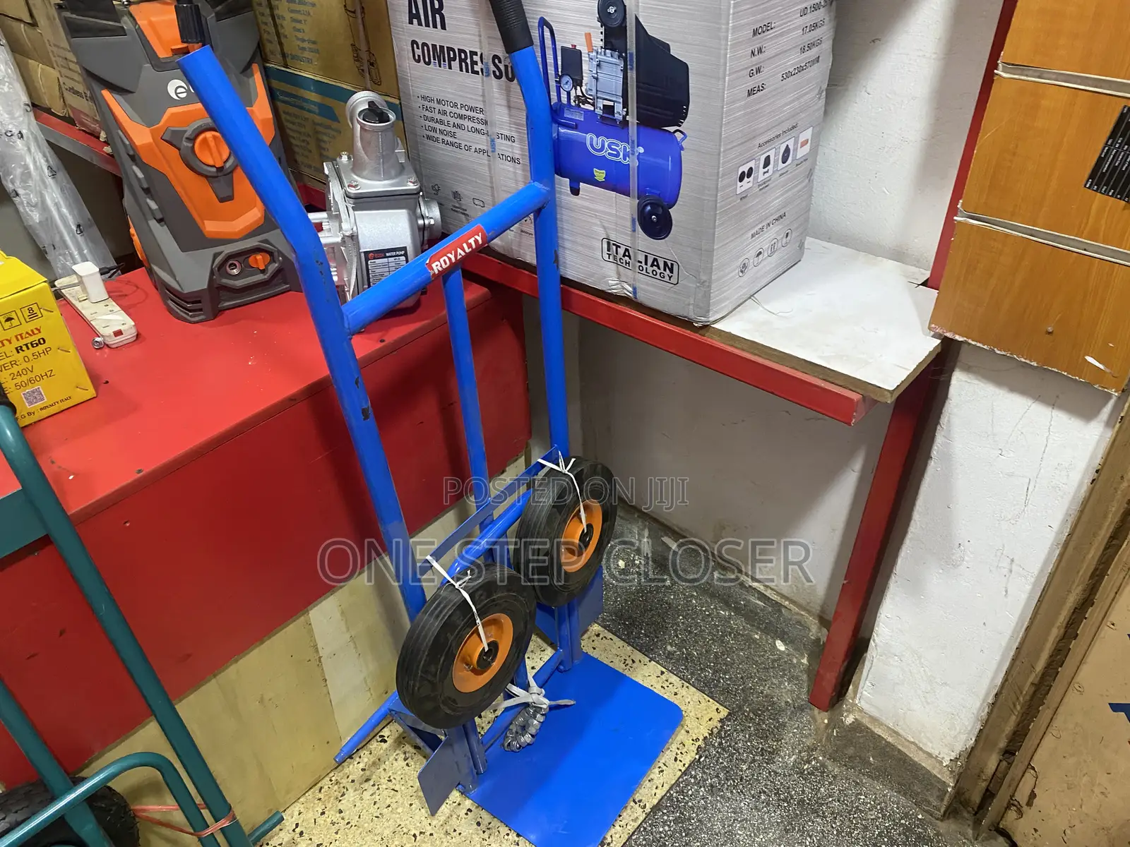 Cargo Trolleys/ Cargo Lifter