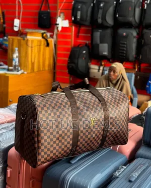 Big Travel Bag With Double Straps And Water Resistant Gym Bag