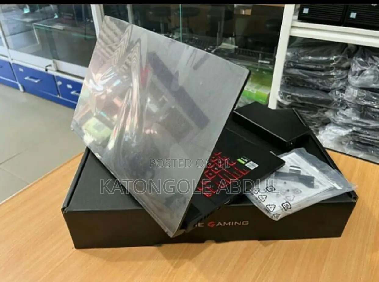 New Laptop MSI 16GB Intel Core I5 SSD 512GB