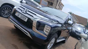 Mitsubishi Pajero 2019 Blue