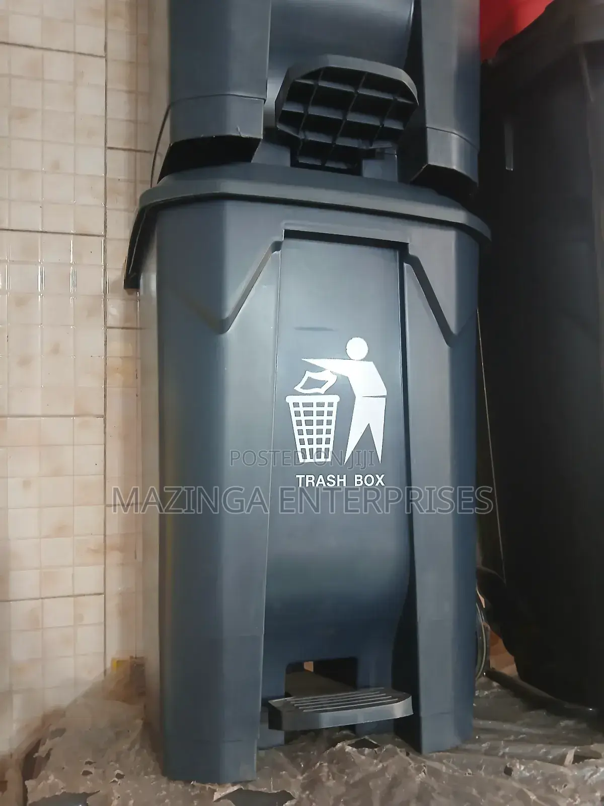 80litres Plastic Outdoor Dustbin Or Wastebin With Stepper