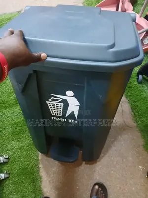 80litres Plastic Outdoor Dustbin Or Wastebin With Stepper