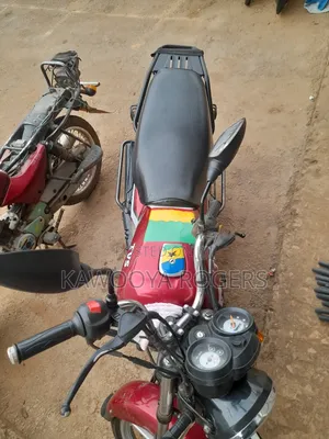 TVS HLX 125 2021 Red