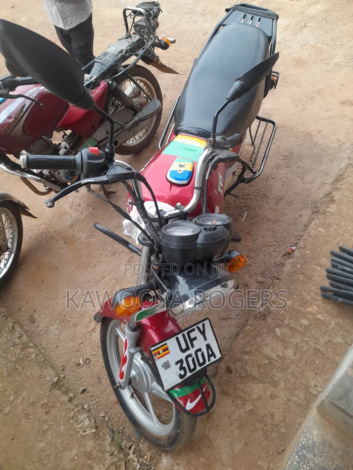 TVS HLX 125 2021 Red