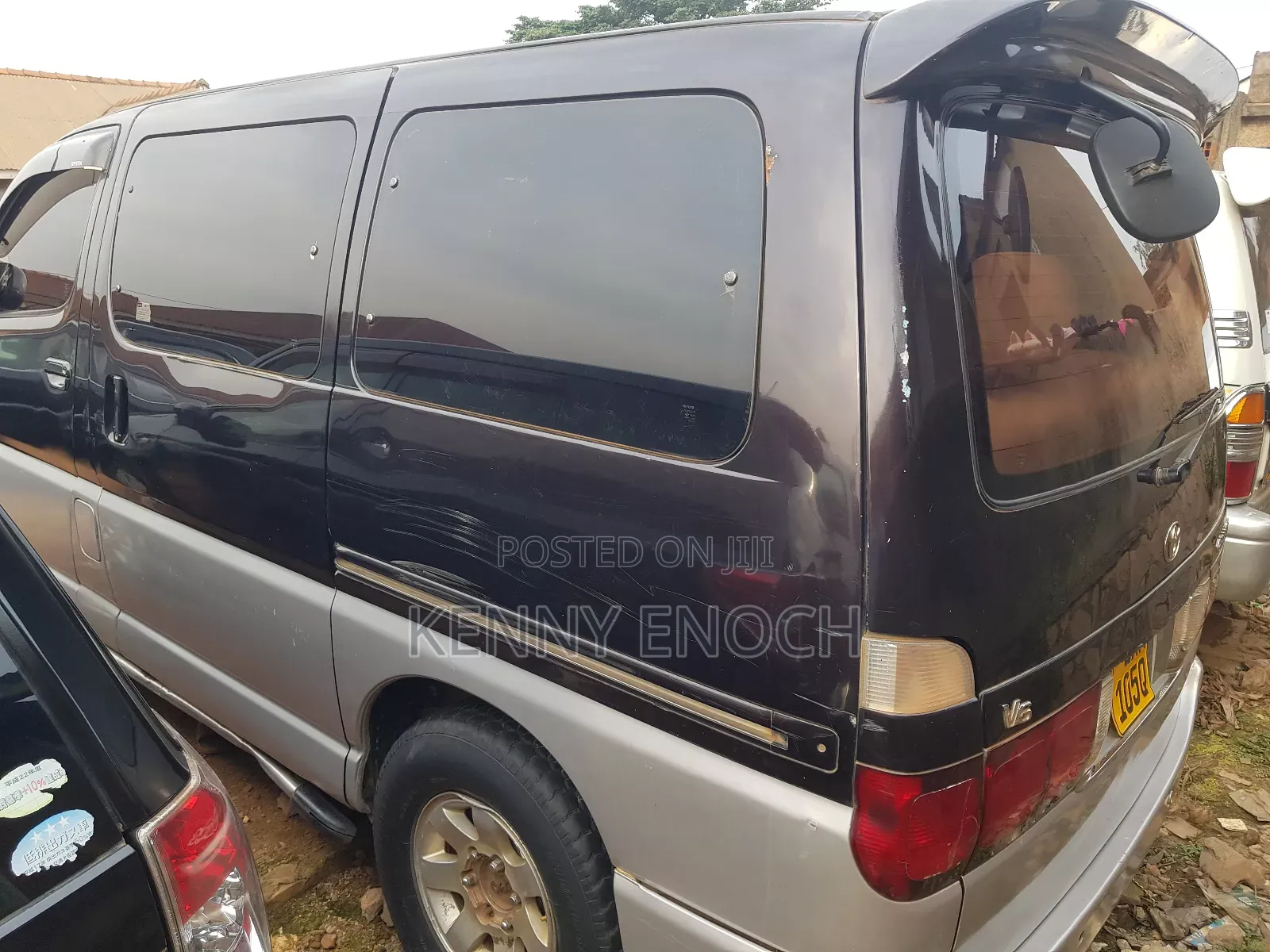 Toyota HiAce 2001 Black