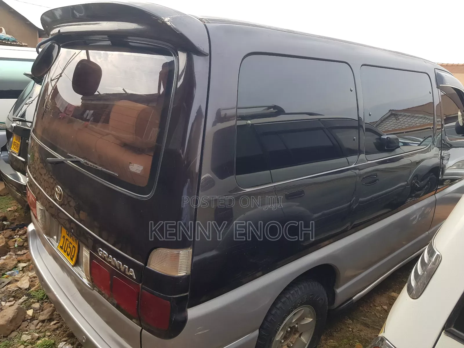 Toyota HiAce 2001 Black