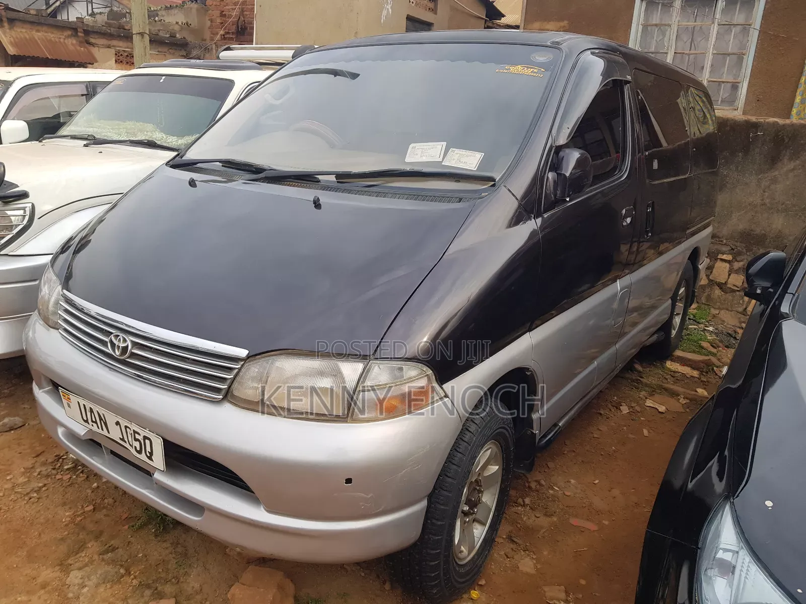 Toyota HiAce 2001 Black
