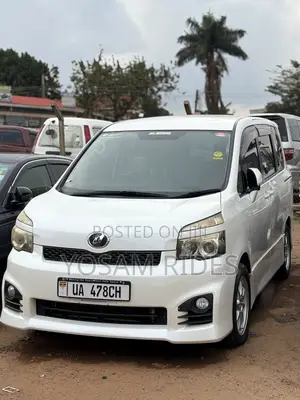 Toyota Voxy 2011 White