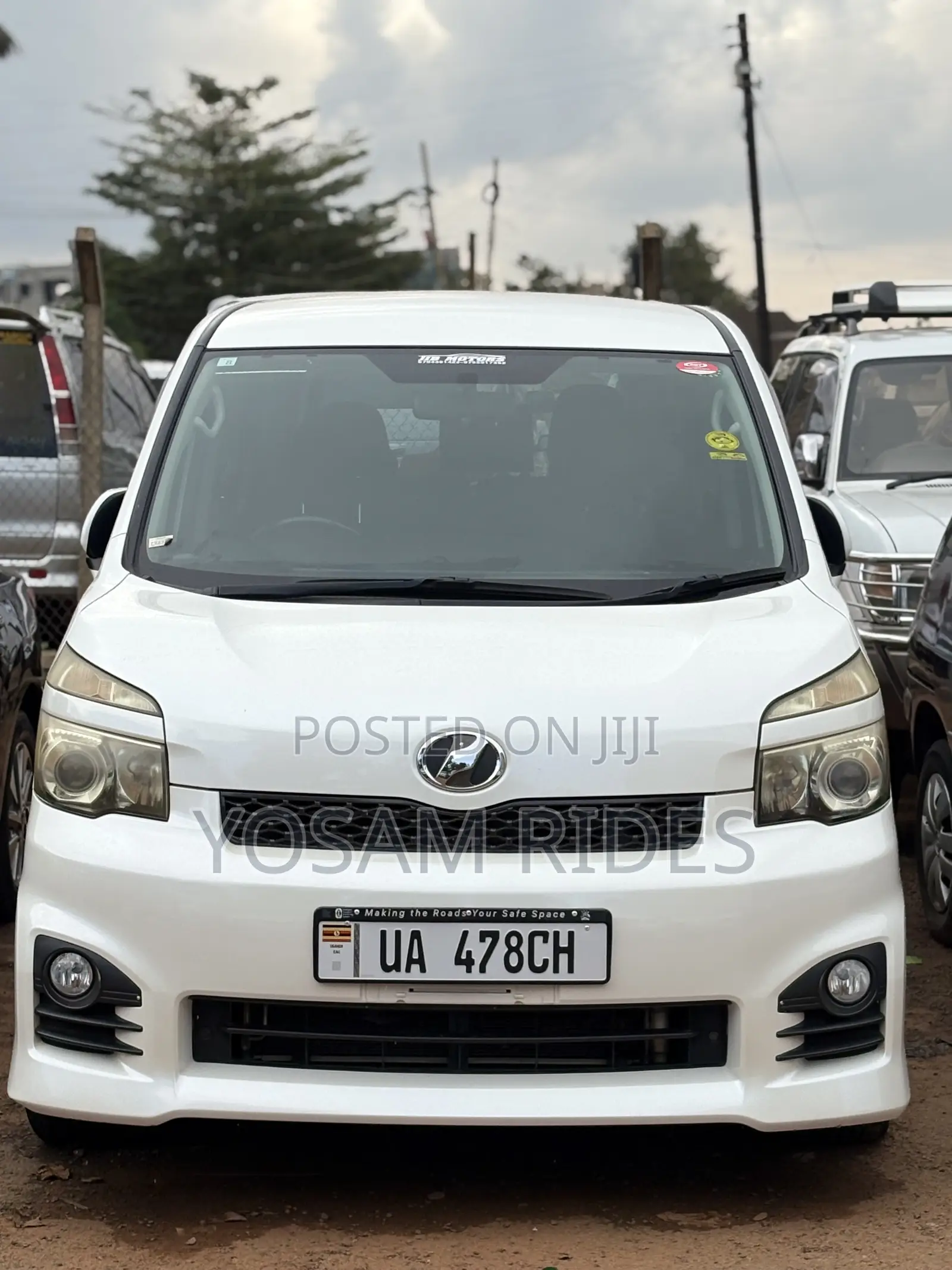 Toyota Voxy 2011 White