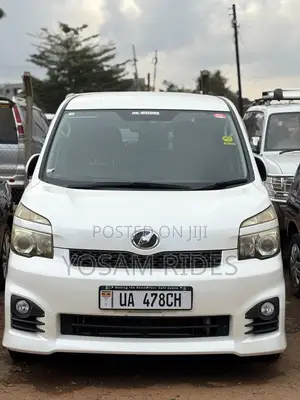 Toyota Voxy 2011 White