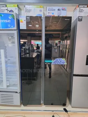 Hisense 750 Liters Side by Side Black Mirror Glass Finish