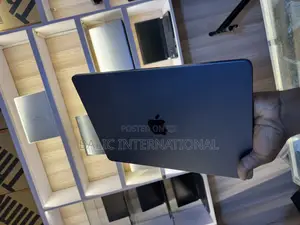 Laptop Apple MacBook Air 2022 M2 8GB Apple M2 SSD 256GB