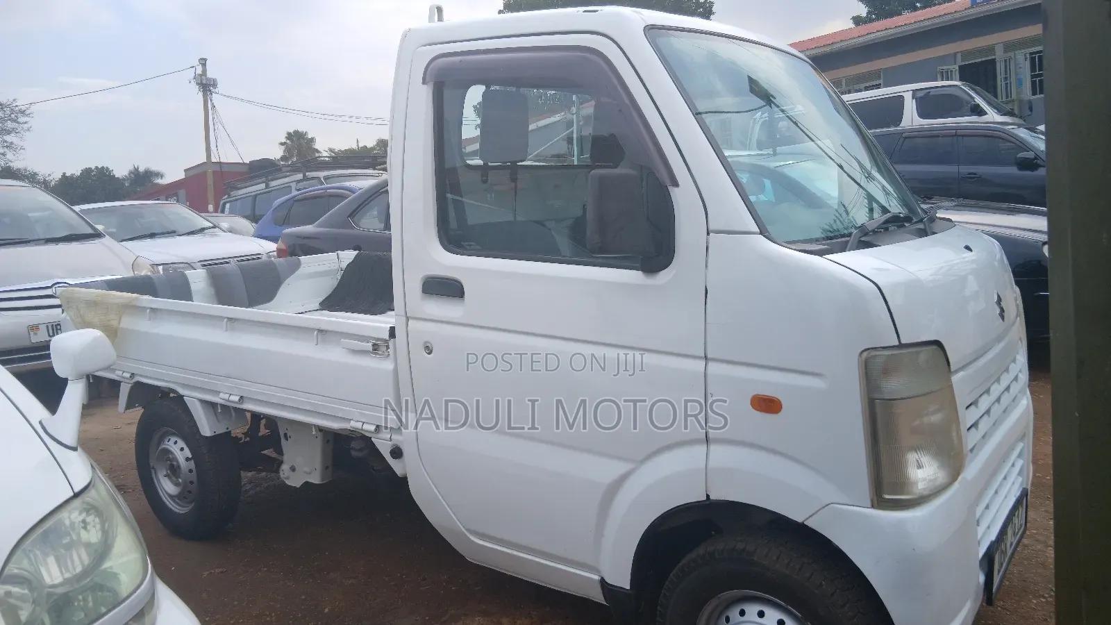 Suzuki 2000 White