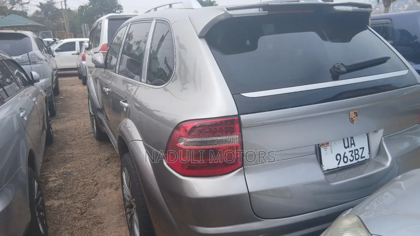 Porsche Cayenne 2010 Gray