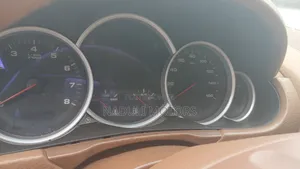 Porsche Cayenne 2010 Gray