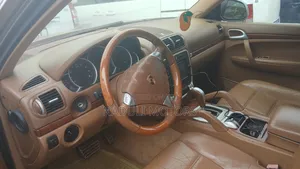 Porsche Cayenne 2010 Gray