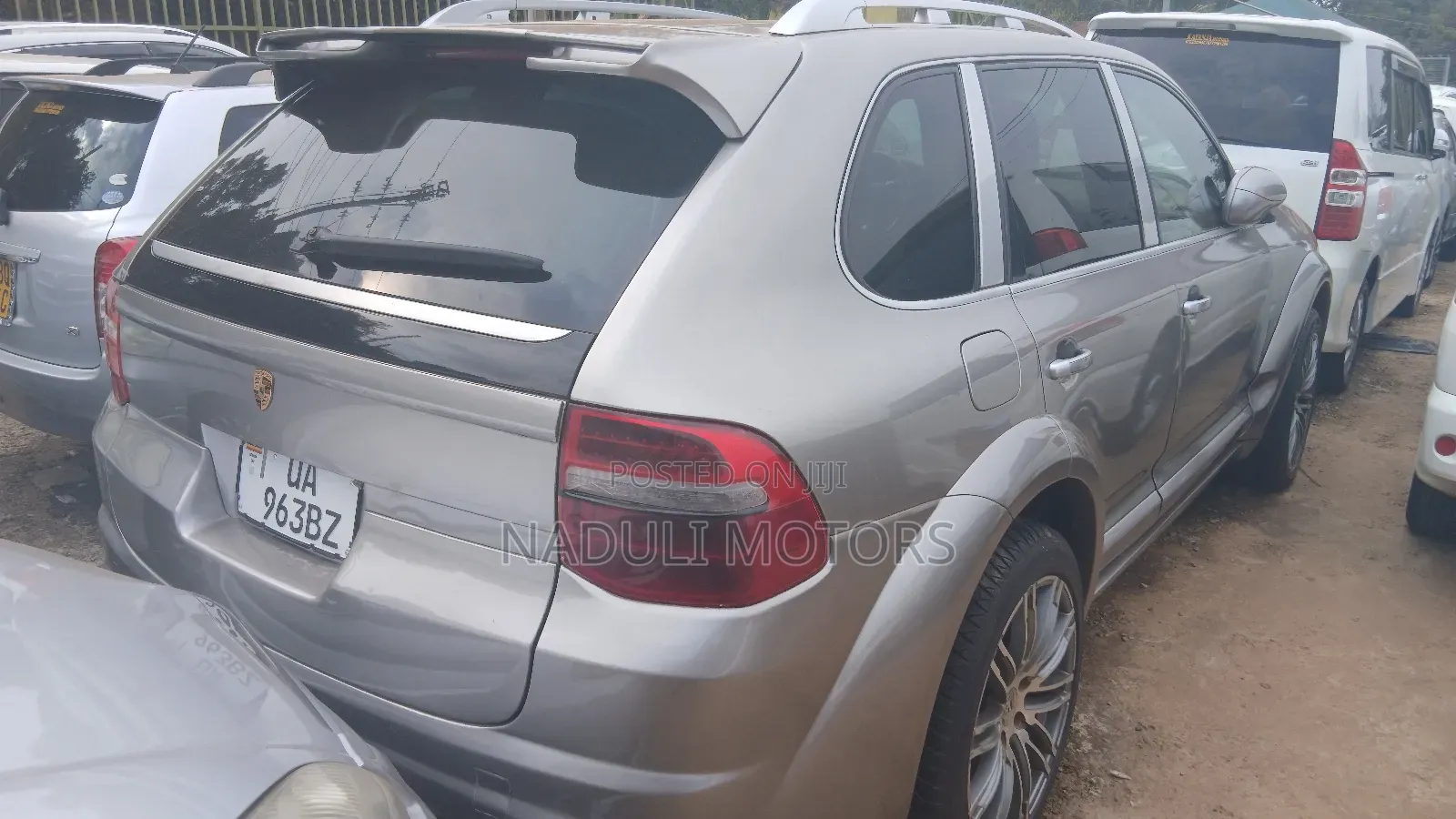 Porsche Cayenne 2010 Gray