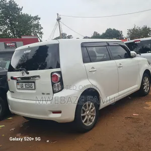 Toyota Corolla Rumion 2011