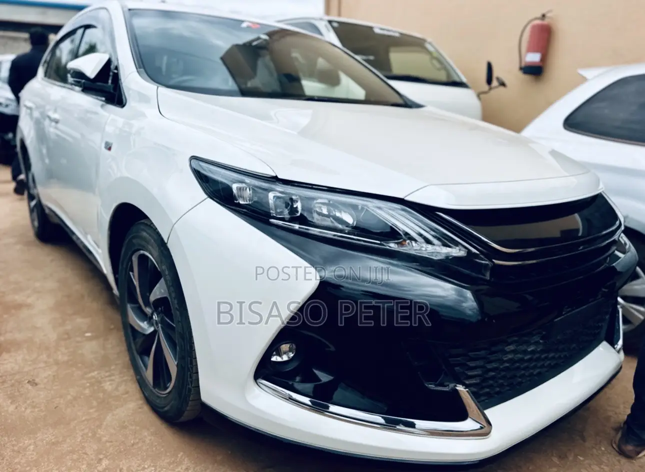 Toyota Harrier 2.0 2016 White