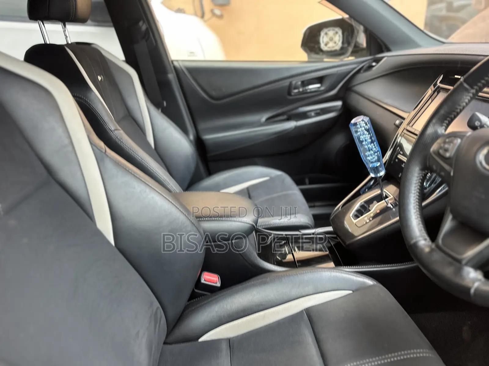 Toyota Harrier 2.0 2016 White