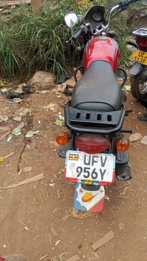 Bajaj Boxer 125 2023 Red