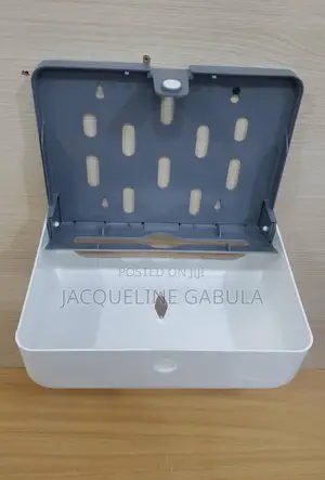 Tissue Holder