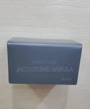 Tissue Holder