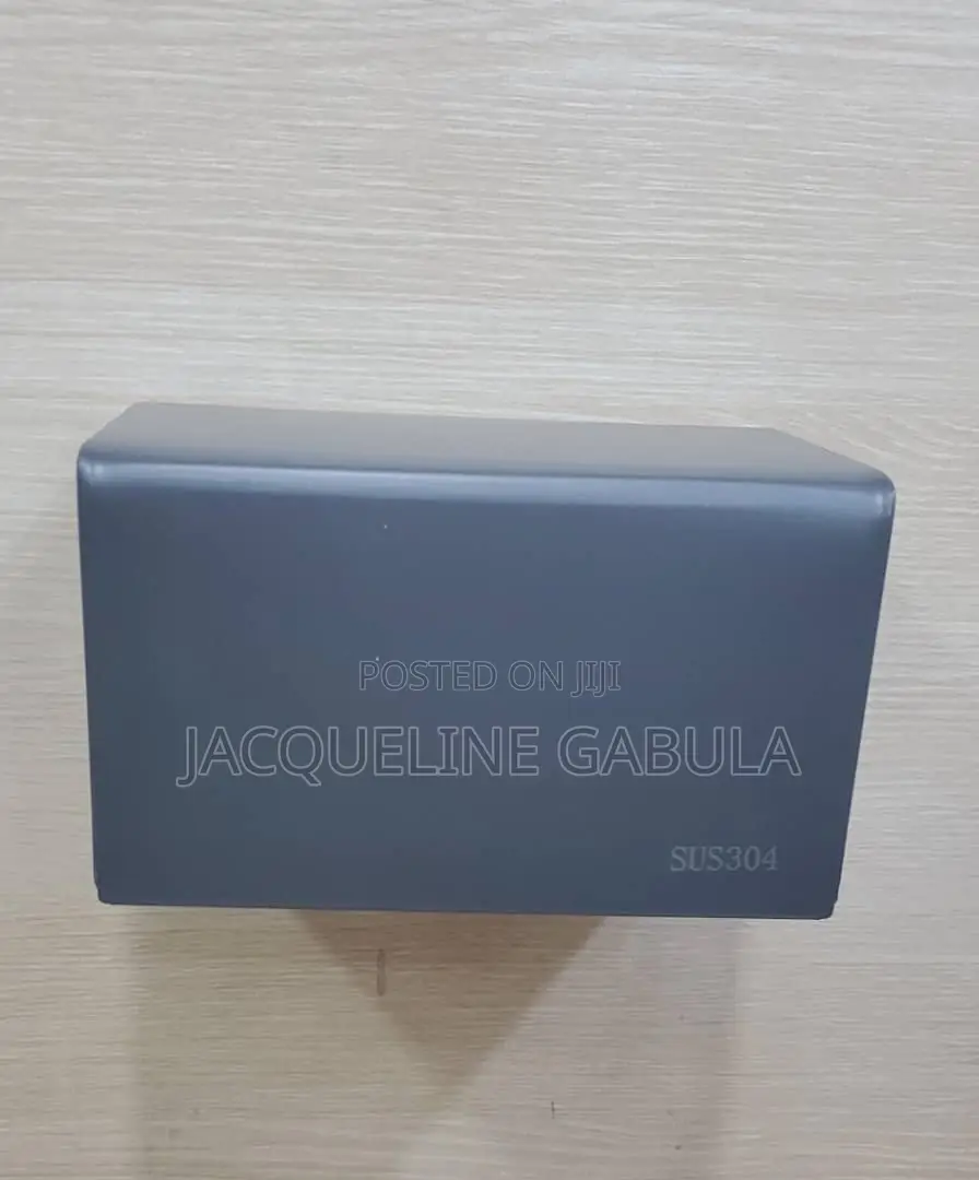 Tissue Holder