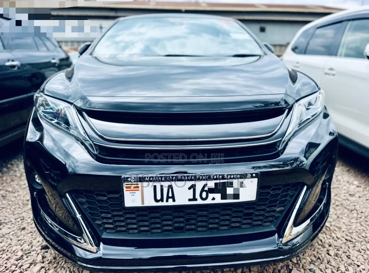 Toyota Harrier 2.0 2016 Black