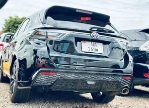 Toyota Harrier 2.0 2016 Black