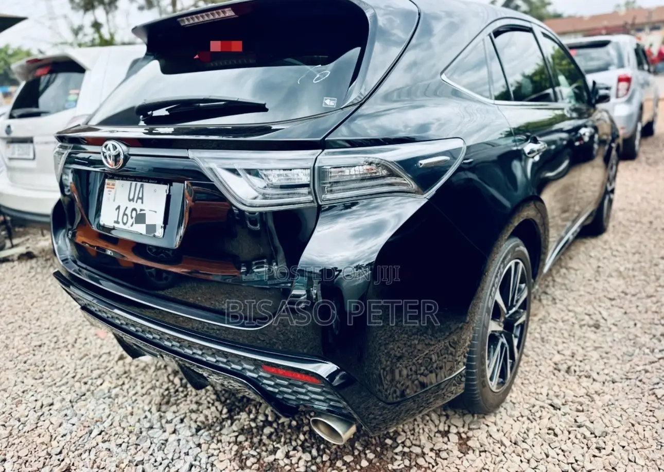 Toyota Harrier 2.0 2016 Black