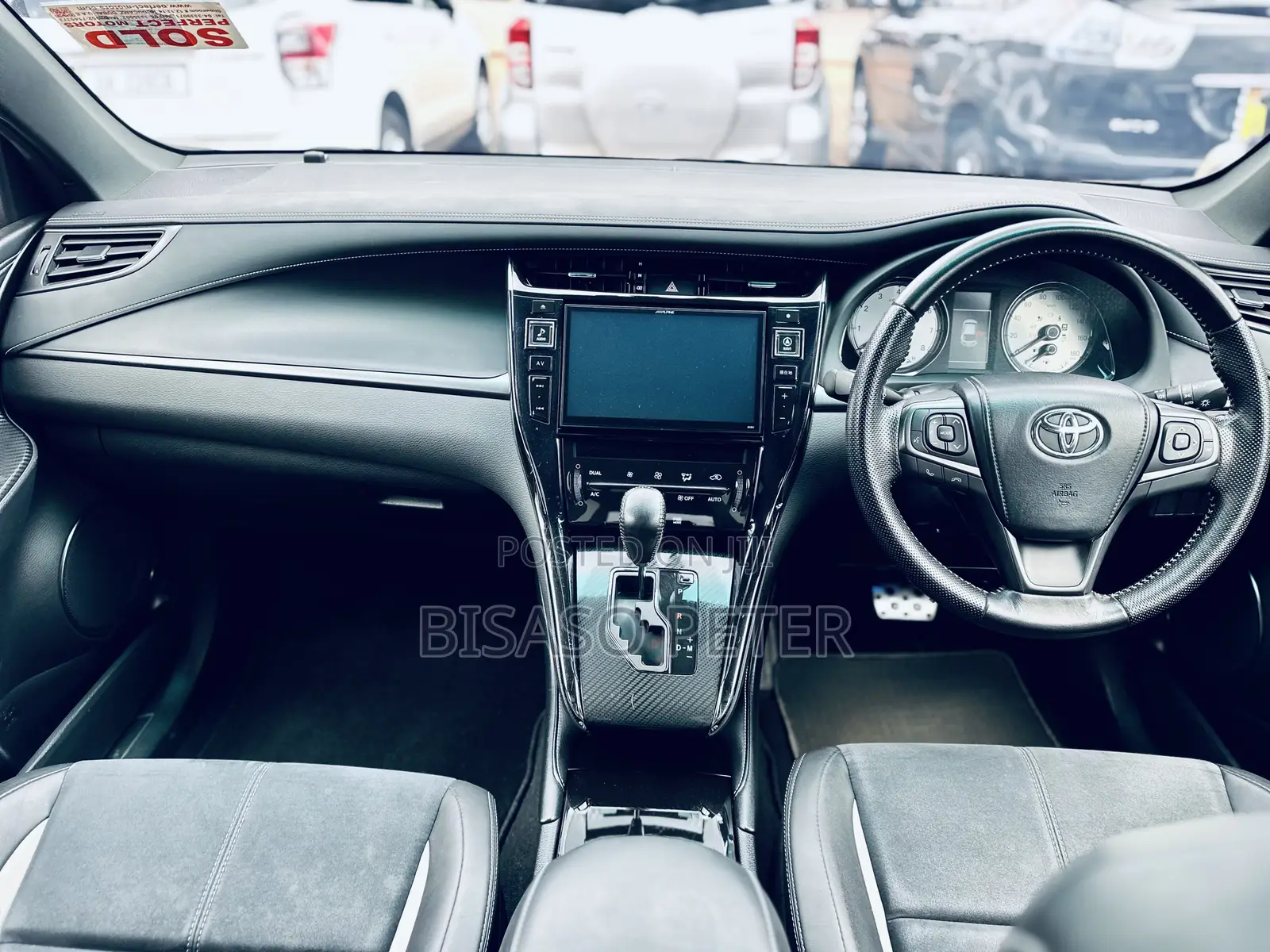 Toyota Harrier 2.0 2016 Black