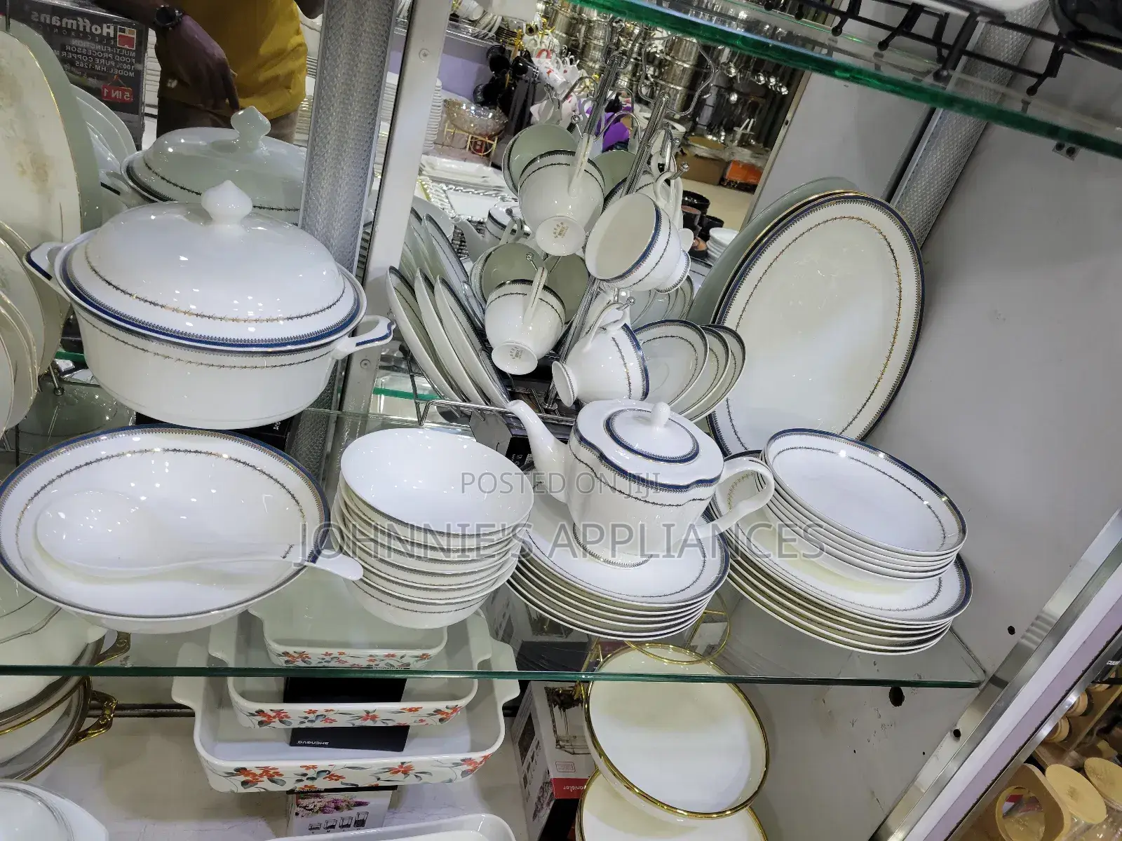 Elegant Porcelain Dinner Set – White With Gold and Blue Trim