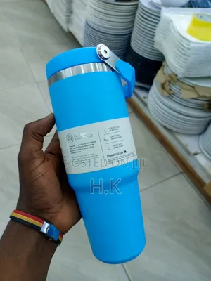 30oz Stanley Quencher H2.0 Flowstate Tumbler.